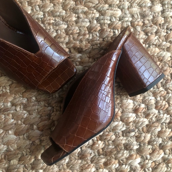 Alohas Frenchie Mule in Brown Cocoa - Picture 8 of 16